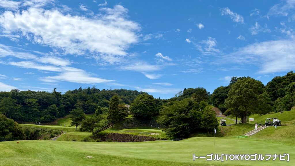 同じ場所から見渡せる3つのグリーン