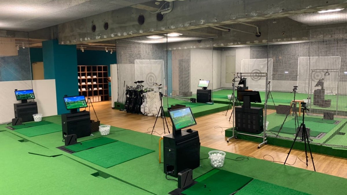 サンクチュアリゴルフ錦糸町店のシミュレーター打席