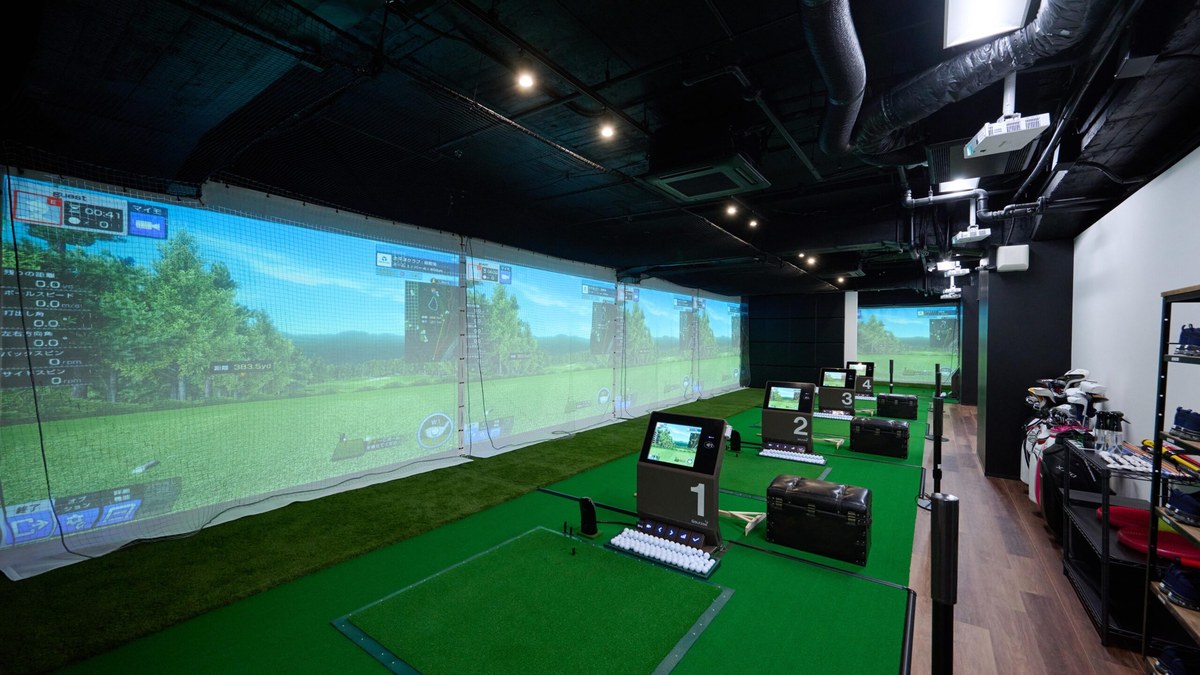 ステップゴルフプレミアム銀座有楽町のシミュレーター打席