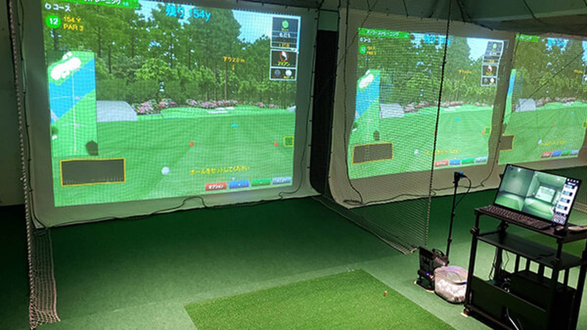 ドリームゴルフ池袋のシミュレーター打席