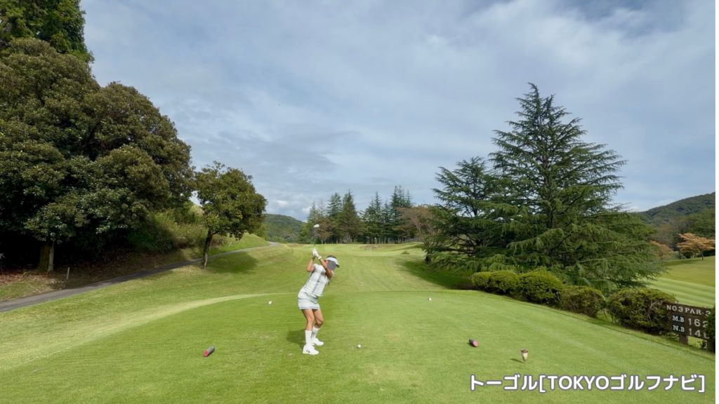 足利城ゴルフ倶楽部OUT3番ワン・オン・チャレンジのティーショット