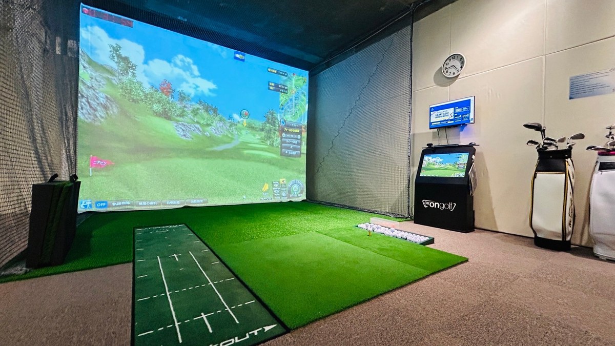 SMART GOLF 柏店のシミュレーター打席