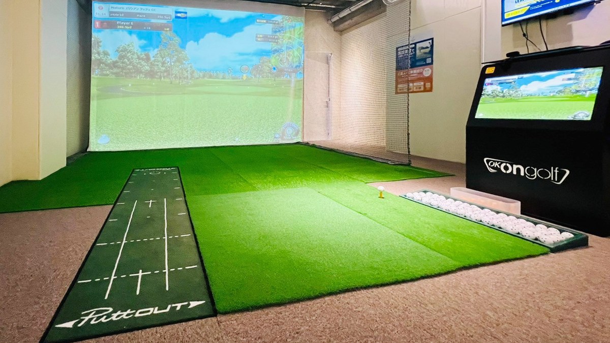 SMART GOLF 越谷店のシミュレーター打席