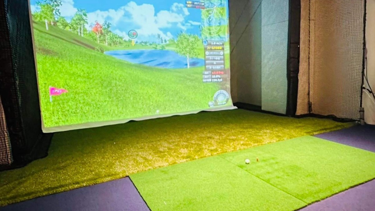 SMART GOLF 戸田公園店のシミュレーター打席