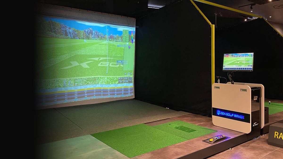ZENGOLF RANGE オーパ八王子店のシミュレーター打席